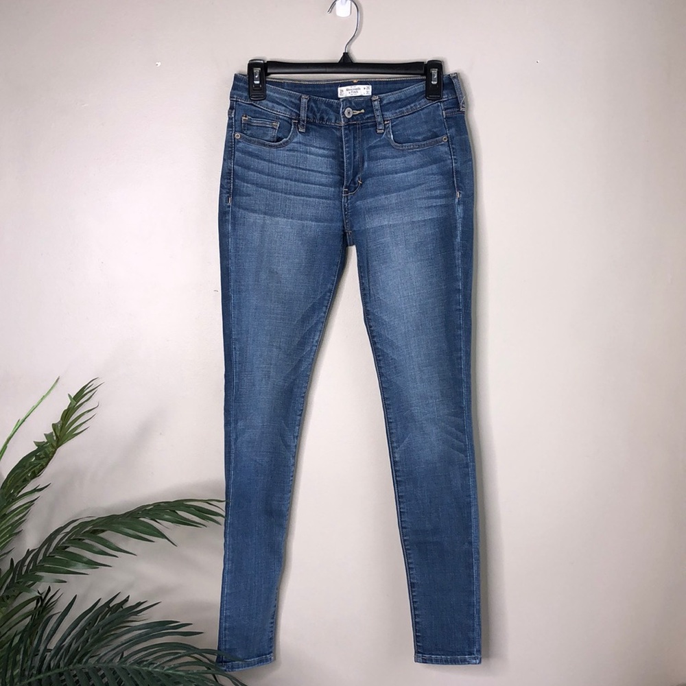 Abercrombie & Fitch Skinny Jeans - size 2R
